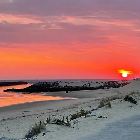 Les 4 Mondes Nocleg ze śniadaniem 4*