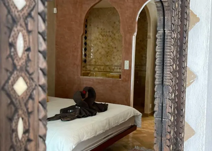 Les 4 Mondes Bed and Breakfast 4*