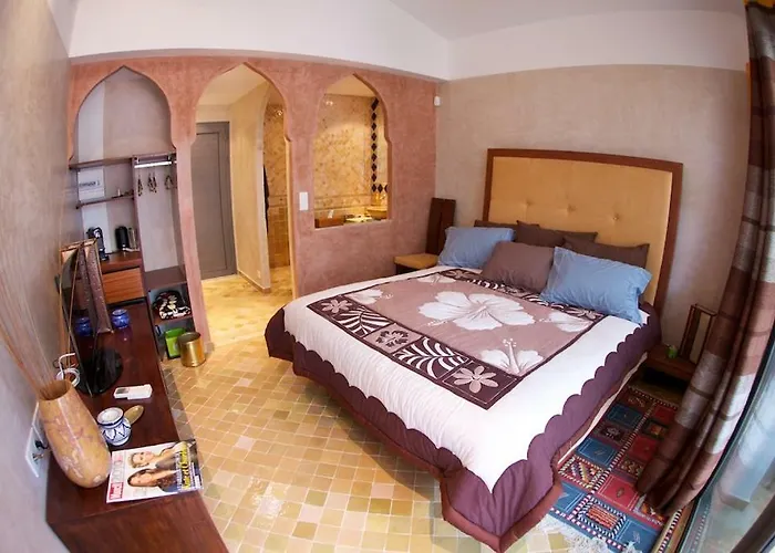 Les 4 Mondes Bed and Breakfast