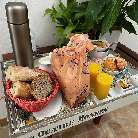 Les 4 Mondes Bed & Breakfast