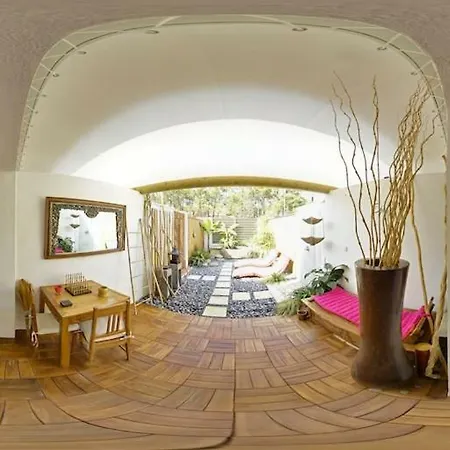 住宿加早餐酒店 Les 4 Mondes 布科·莱斯白老城