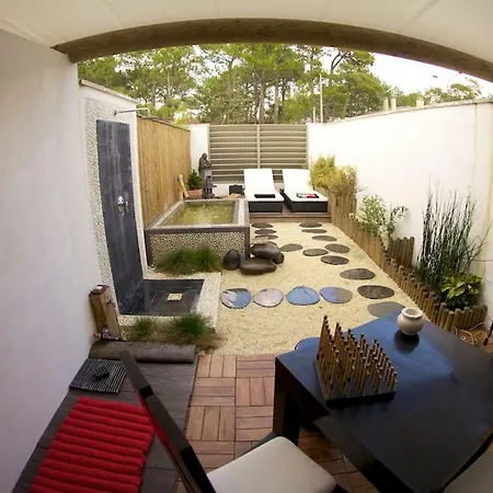 Les 4 Mondes 住宿加早餐酒店 布科·莱斯白老城