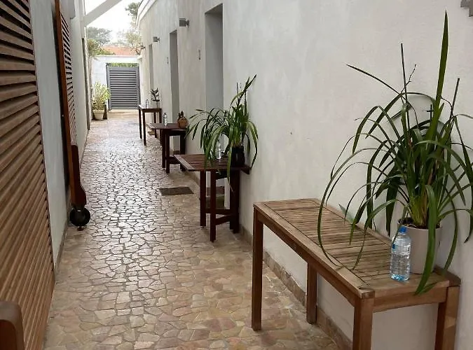 Les 4 Mondes Bed & Breakfast 4*