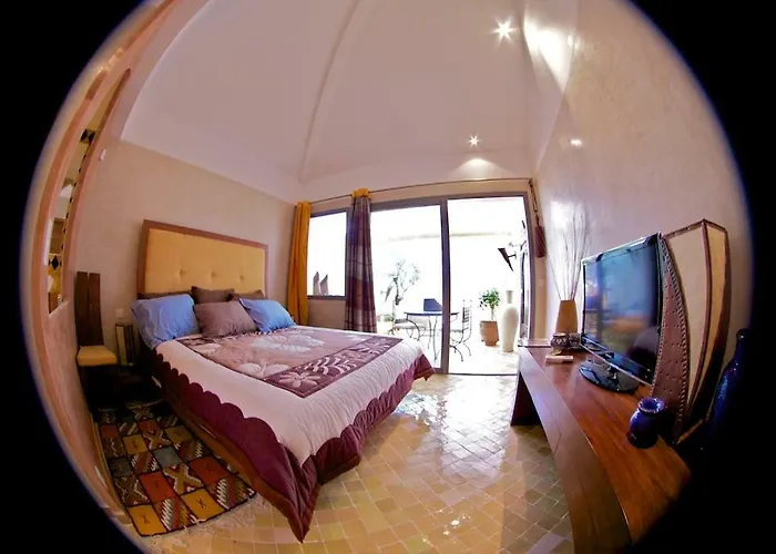 Les 4 Mondes Frühstückspension 4*